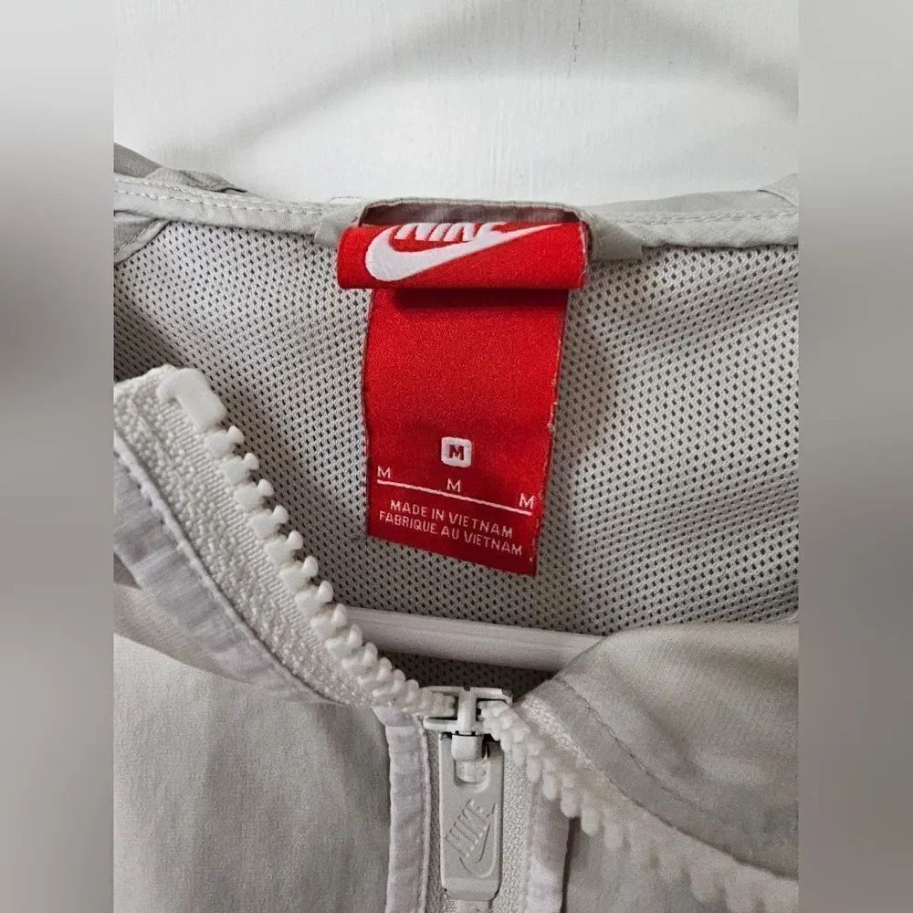 Nike windbreaker sz m - Picture 3 of 4